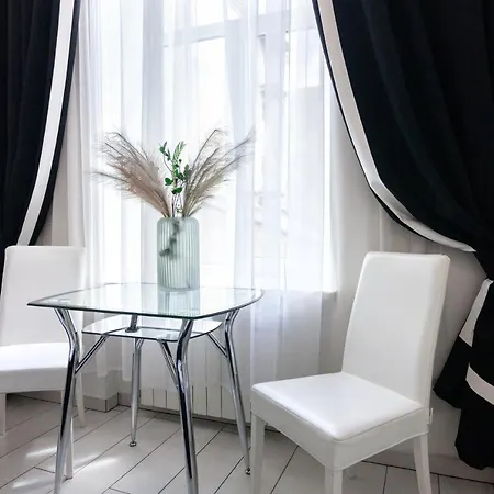 Leogrand On Udatnogo 4-2 Апартаменти