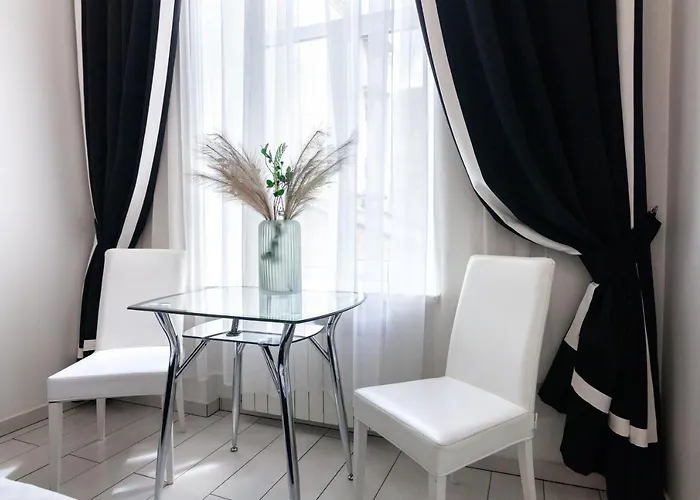 Leogrand On Udatnogo 4-2 Апартаменти